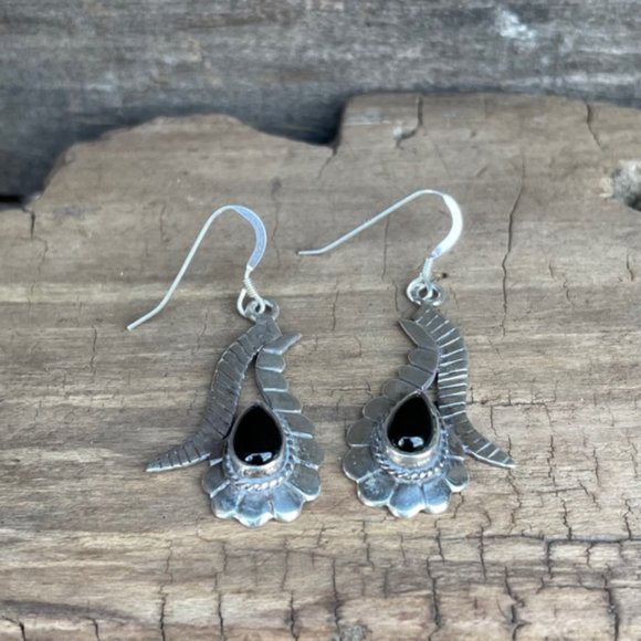 Vintage Old Pawn Native American Sterling Silver Onyx Dangle Drop Earrings - Picture 4 of 12